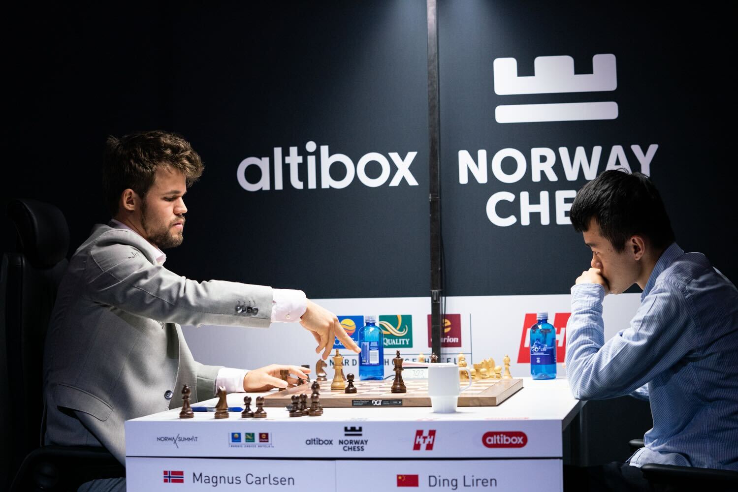 丁立人将在 5 月 27 日开始的 2024 年挪威国际象棋锦标赛上对阵马格努斯·卡尔森。图片来源：Maria Emelianova/Chess.com